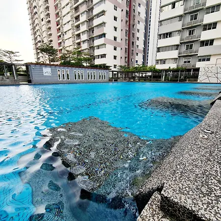 9 Guest 3 Room Koi Endless Pool Bbq Sunway Lagoon Pyramid Ioi Puchong Bkt Jalil Pavillion Bkt Jalil Stadium Exterior photo