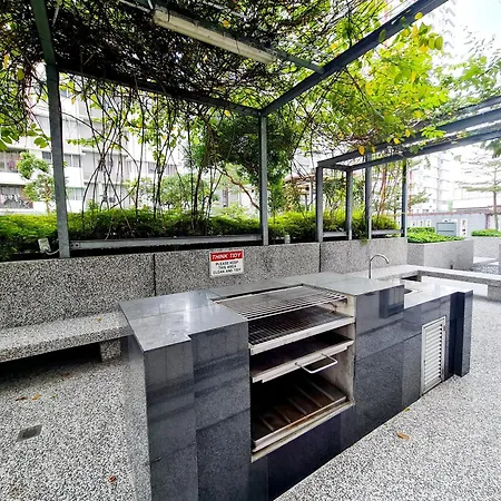 9 Guest 3 Room Koi Endless Pool Bbq Sunway Lagoon Pyramid Ioi Puchong Bkt Jalil Pavillion Bkt Jalil Stadium Exterior photo