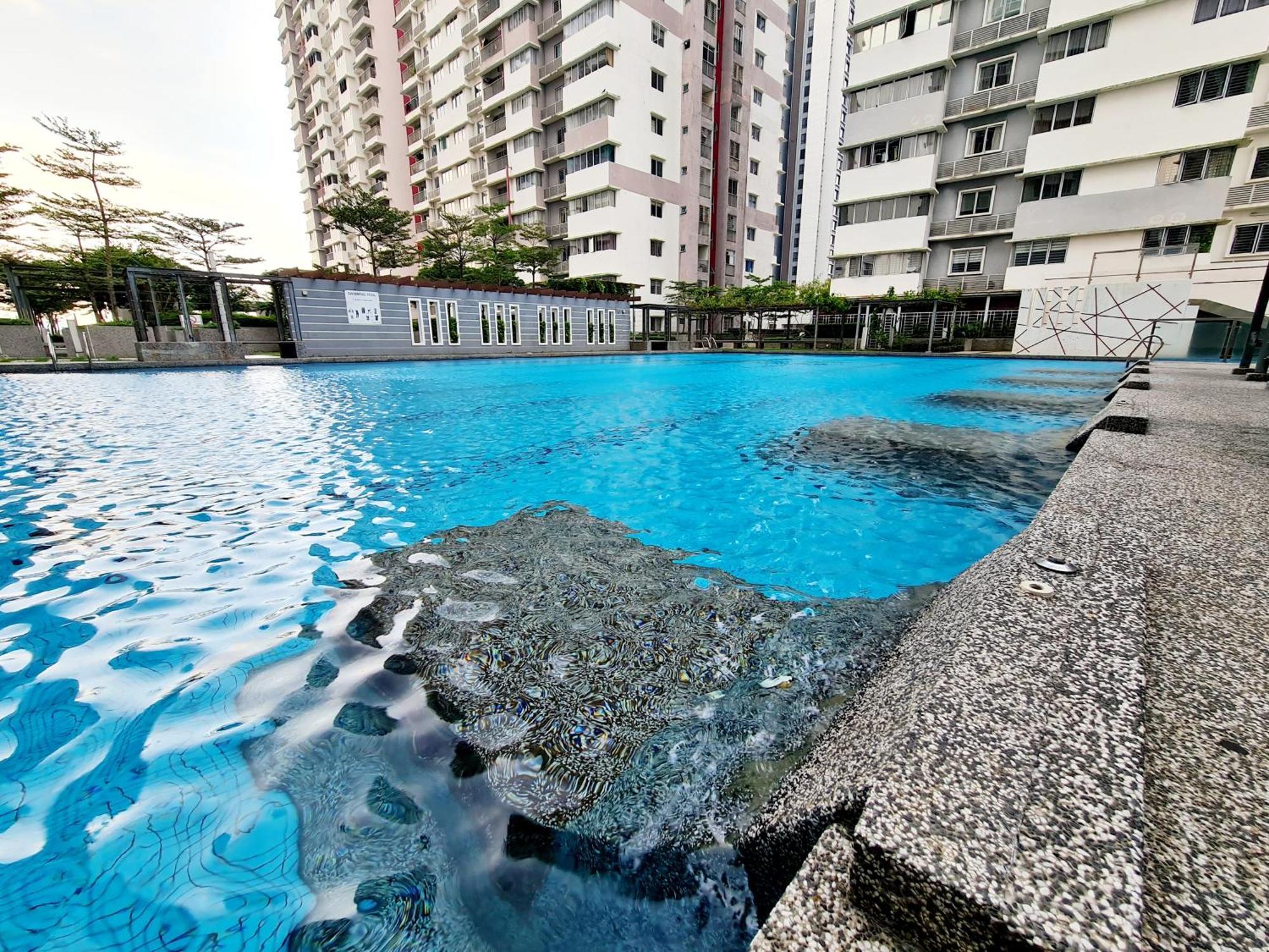 Apartment 9 Guest 3 Koi Endless Pool Bbq Sunway Lagoon Pyramid Ioi Bkt Jalil Pavillion Bkt Jalil Stadium