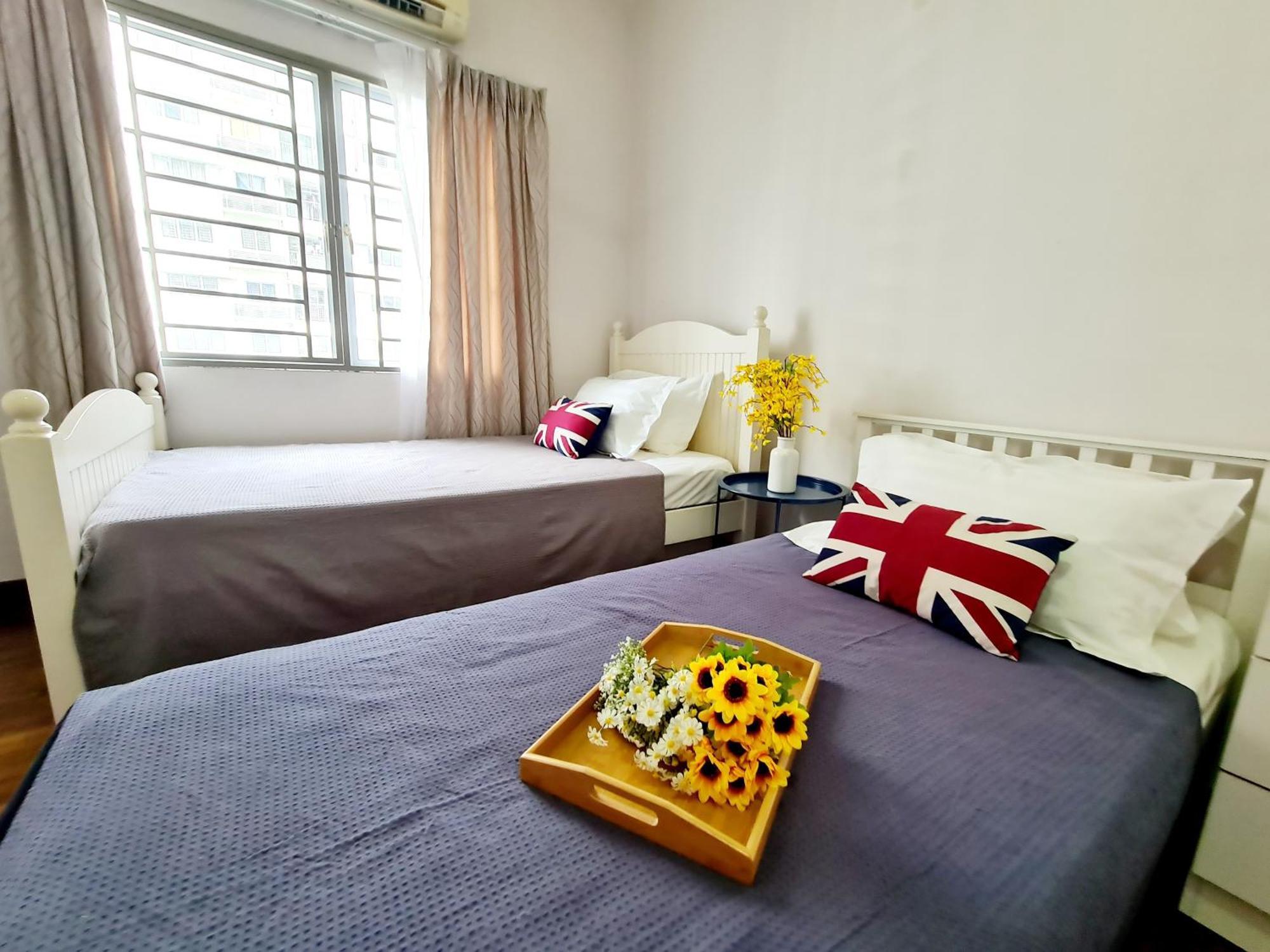 9 Guest 3 Koi Endless Pool Bbq Sunway Lagoon Pyramid Ioi Bkt Jalil Pavillion Bkt Jalil Stadium Apartment Puchong