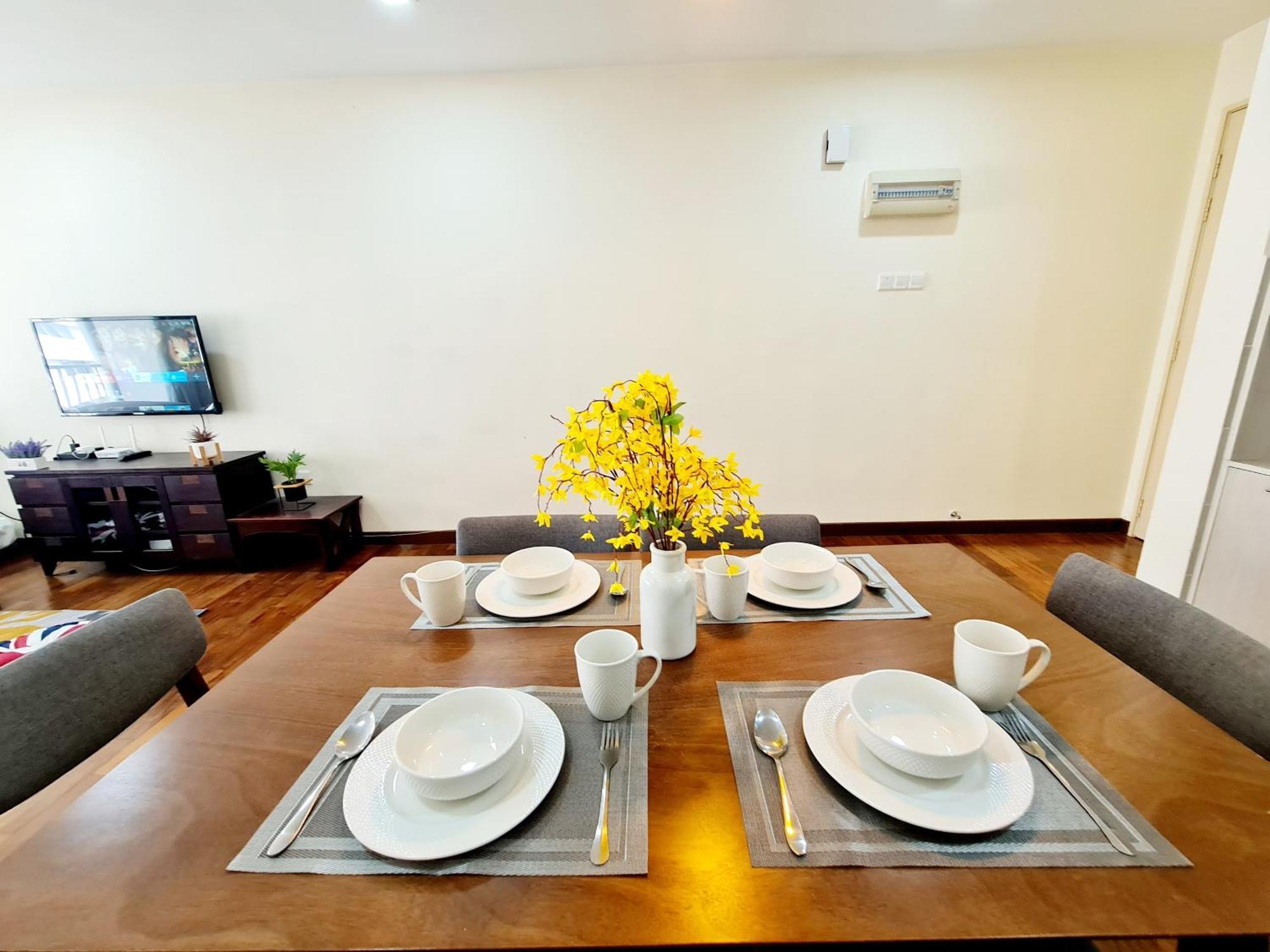 9 Guest 3 Koi Endless Pool Bbq Sunway Lagoon Pyramid Ioi Bkt Jalil Pavillion Bkt Jalil Stadium Apartment Puchong